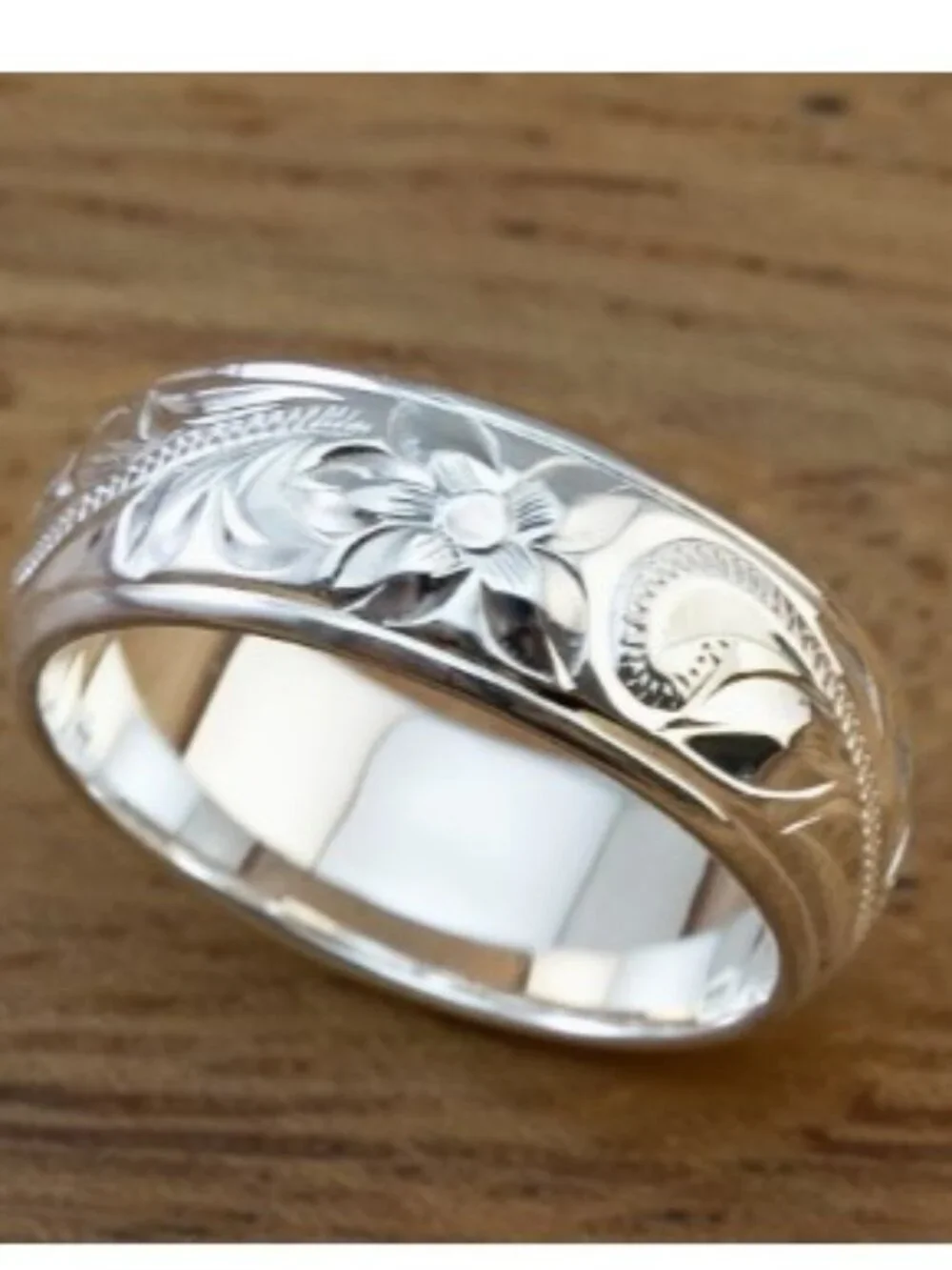 Contemporary Minimalist Design Floral Carved Wide Band Ring Size 9
